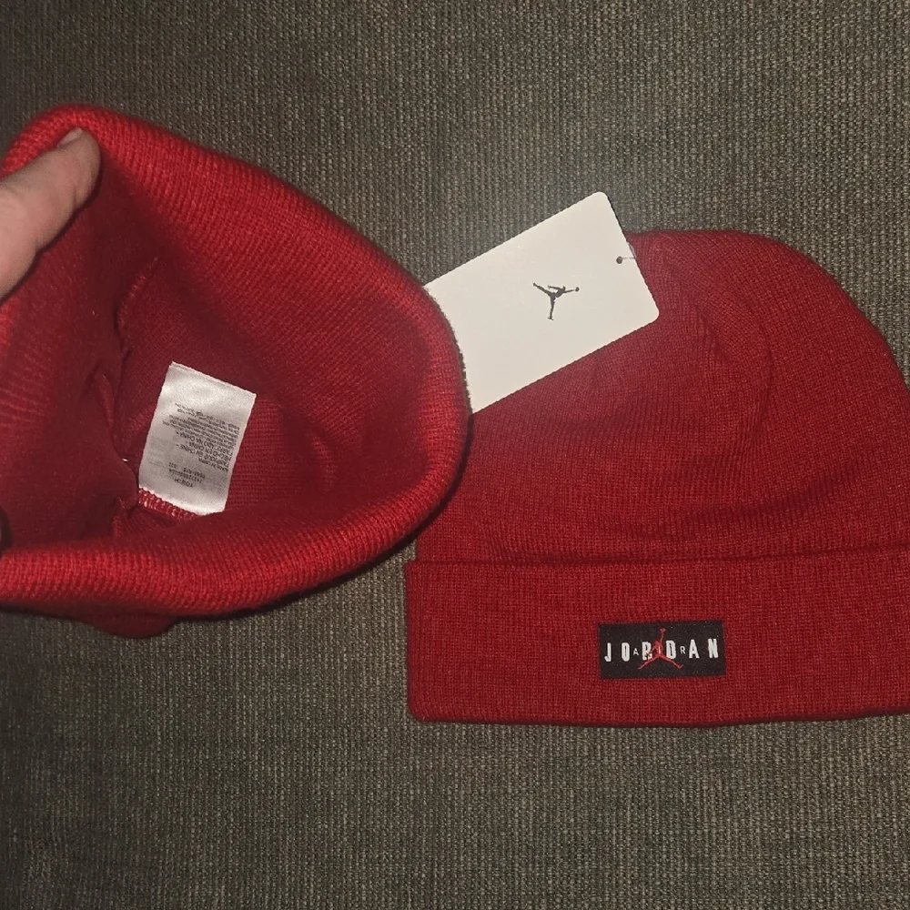 Jordan Winter Hat - Picture 4 of 5